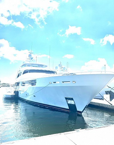 Yacht in Bahia Mar Marina